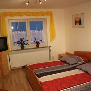 Mit 4 Schlafzimmer Fuer 2 Bis 9 Gaeste----apartment With 4 Bedrooms For 2 To 9 Guests Nürnberg